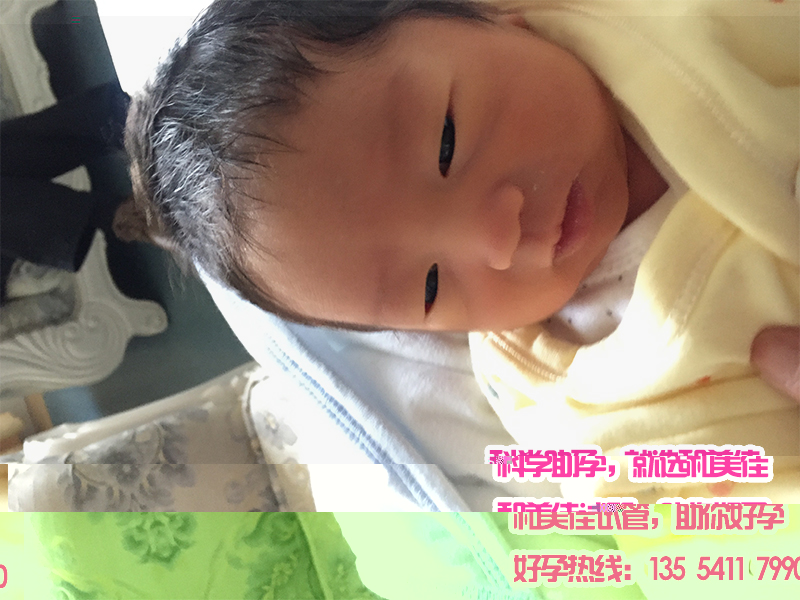 精子活动率偏低的骆先生成功喜得公主